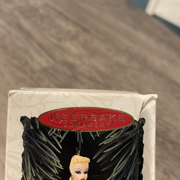Hallmark Keepsake Ornament - Barbie Debut 1959 - Picture 2 of 8
